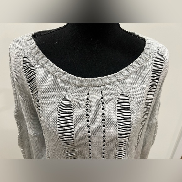 Guess Silver Grey Distressed Knit Womens Sweater Large - Picture 3 of 8